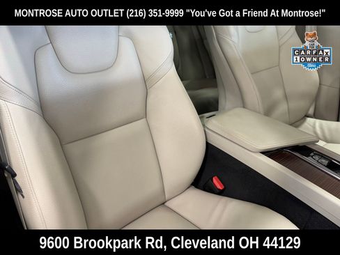 Used 2022 Volvo XC60 B5 Momentum image 49