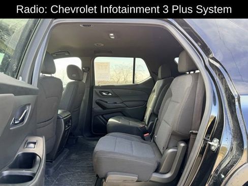 Used 2023 Chevrolet Traverse LT image 8