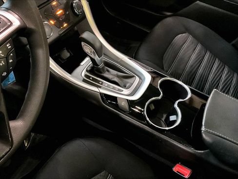 Used 2016 Ford Fusion SE FWD image 31