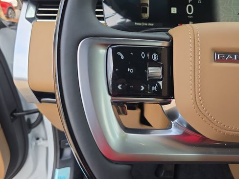 New 2025 Land Rover Range Rover SE image 17