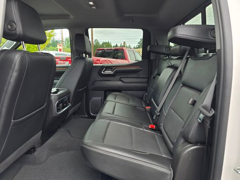 Used 2024 GMC Sierra 1500 Denali w/ Denali Reserve Package AWD/4WD image 17