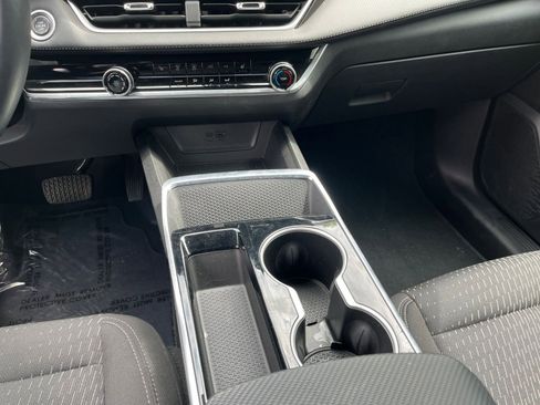 Used 2025 Chevrolet Equinox LT image 41