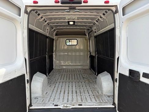 Used 2025 RAM ProMaster 2500 w/ Convenience Group image 22
