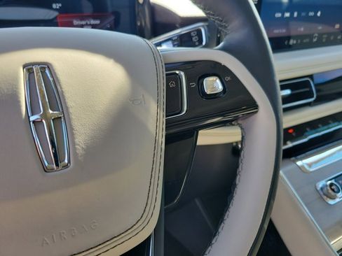 Certified 2025 Lincoln Aviator Reserve w/ Luxury Package image 26