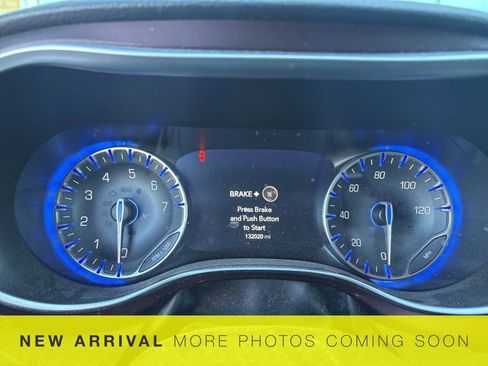 Used 2017 Chrysler Pacifica Limited w/ Advanced Safetytec Group image 12