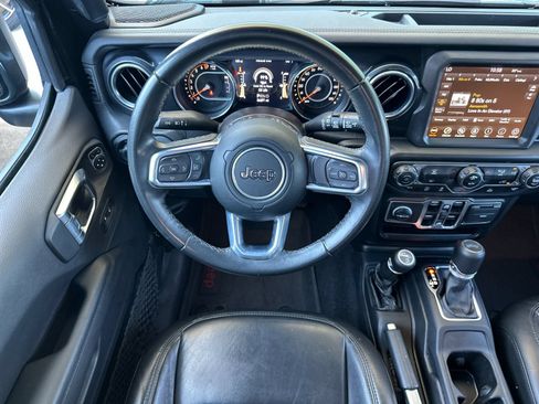 Used 2022 Jeep Wrangler Unlimited Sahara AWD/4WD image 15