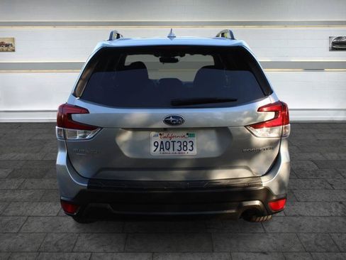 Used 2019 Subaru Forester Premium AWD/4WD image 6
