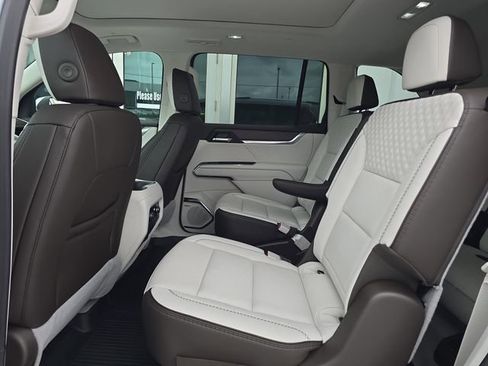 New 2026 GMC Acadia Denali w/ Super Cruise Package FWD image 15