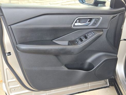 Certified 2025 Nissan Rogue Platinum image 12