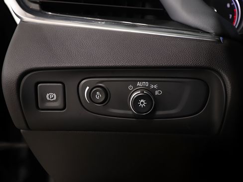 Used 2020 Buick Enclave Essence FWD image 18