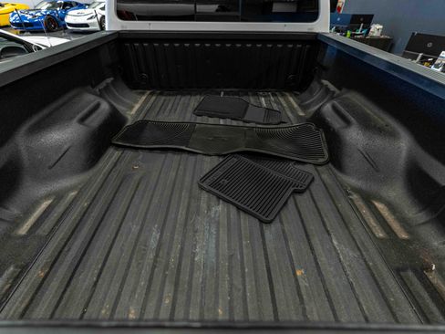 Used 2016 Ford F250 Platinum w/ FX4 Off-Road Package AWD/4WD image 8