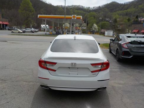 Used 2019 Honda Accord Sport image 8