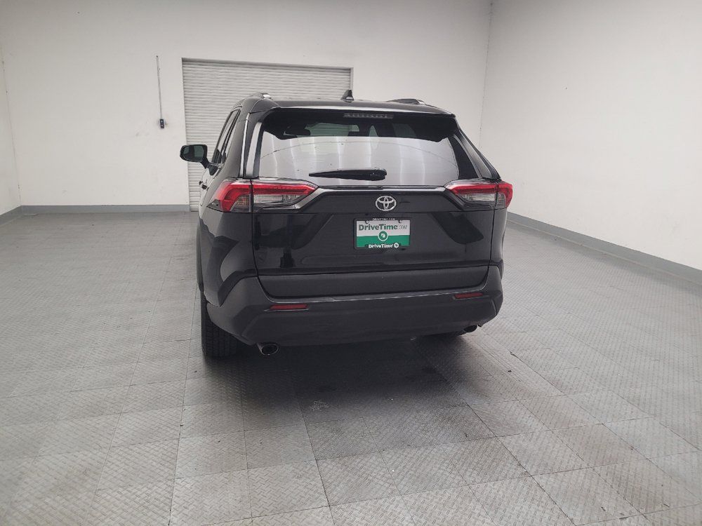 Used 2022 Toyota RAV4 XLE FWD image 6