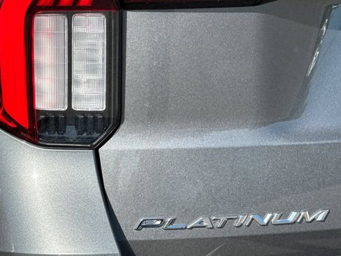Used 2025 Ford Explorer Platinum w/ LUX Leather Package AWD/4WD image 35