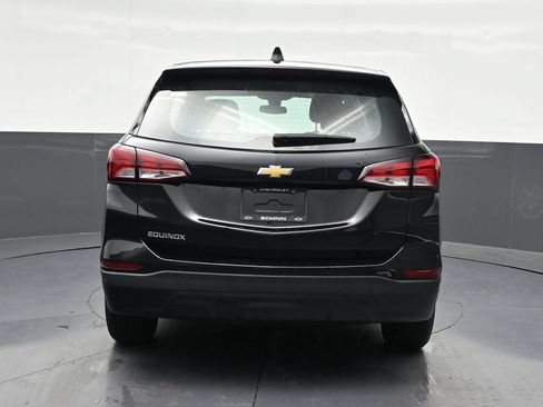 Used 2024 Chevrolet Equinox LS w/ Driver Confidence II Package FWD image 4