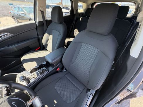 Used 2025 Kia Sportage LX FWD image 35