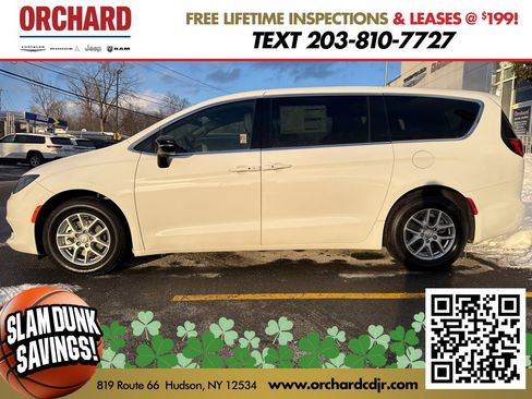 New 2026 Chrysler Voyager LX image 4