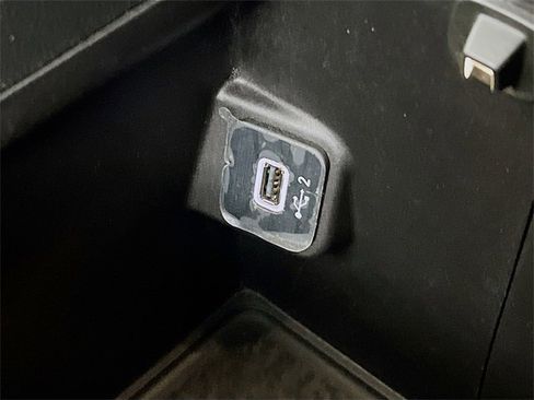 Used 2022 Jeep Gladiator Willys image 33