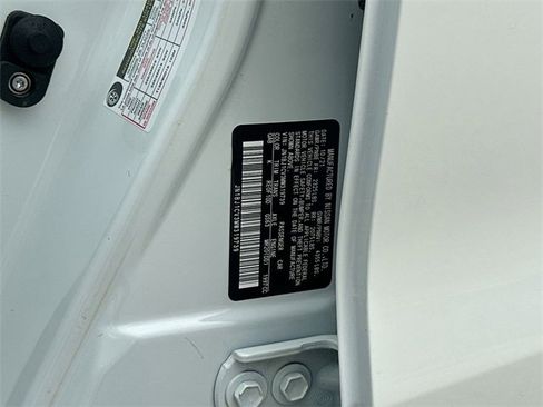 Used 2021 Nissan Rogue Sport SL image 34