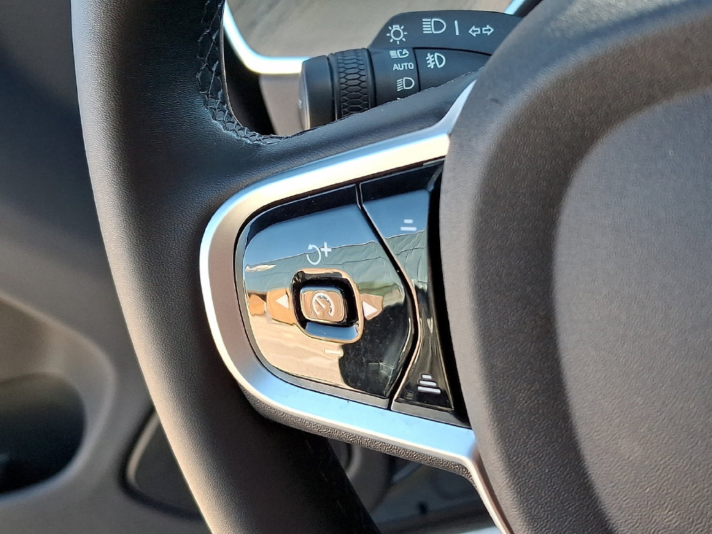 Certified 2026 Volvo XC60 B5 Core AWD/4WD image 23
