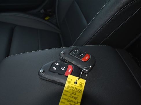 Used 2023 Jeep Wrangler Unlimited Sahara w/ Cold Weather Group image 19