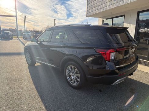 Used 2025 Ford Explorer Platinum image 6