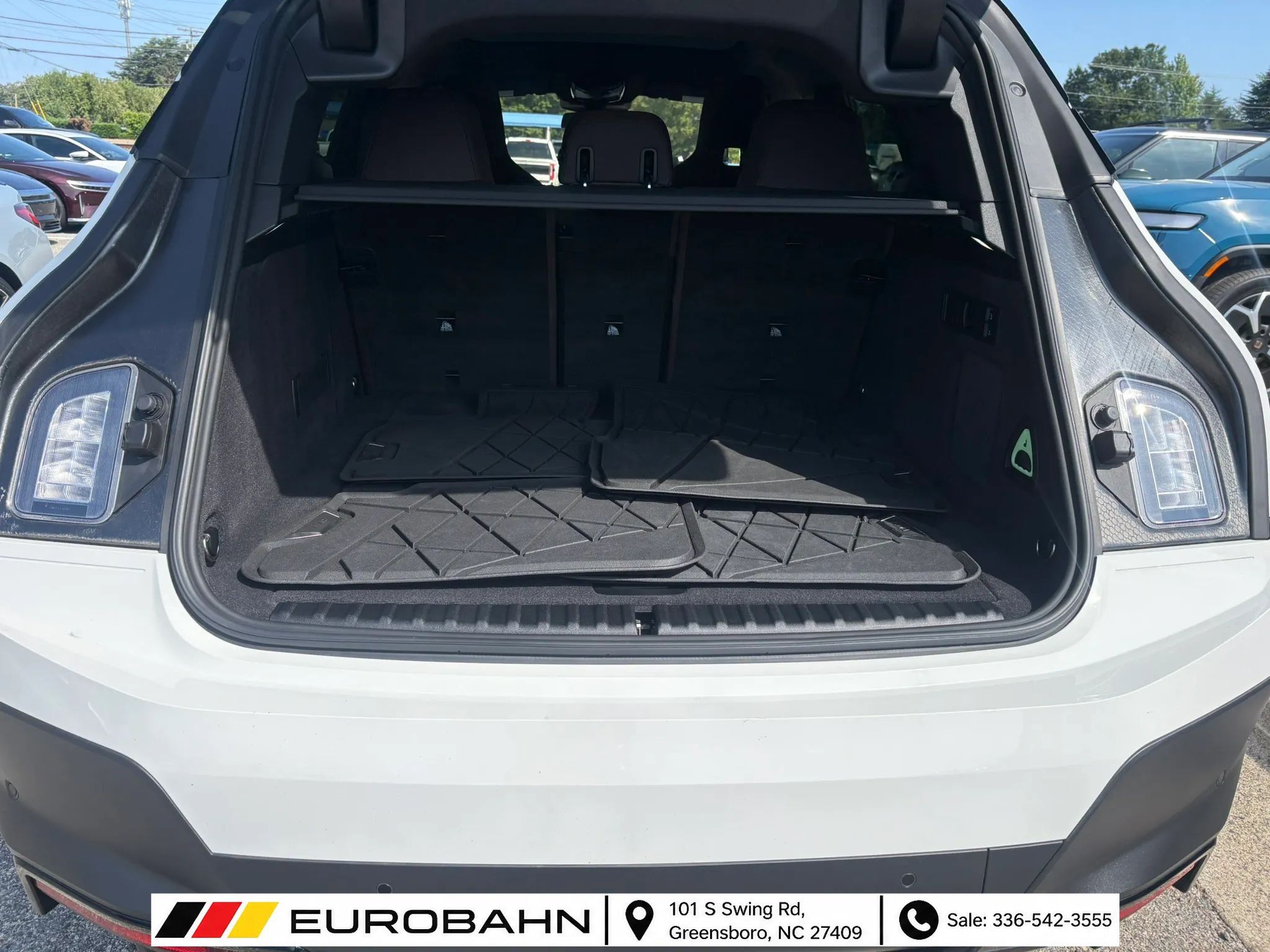 Used 2024 BMW iX xDrive50 AWD/4WD image 39