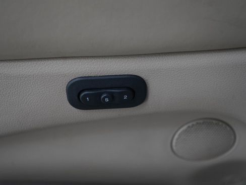 Used 2020 Jeep Grand Cherokee Overland AWD/4WD image 22
