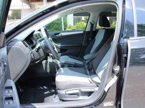 Used 2018 Volkswagen Jetta S FWD image 13