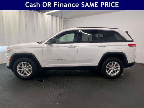 Used 2025 Jeep Grand Cherokee Laredo X w/ Luxury Tech Group I AWD/4WD image 11
