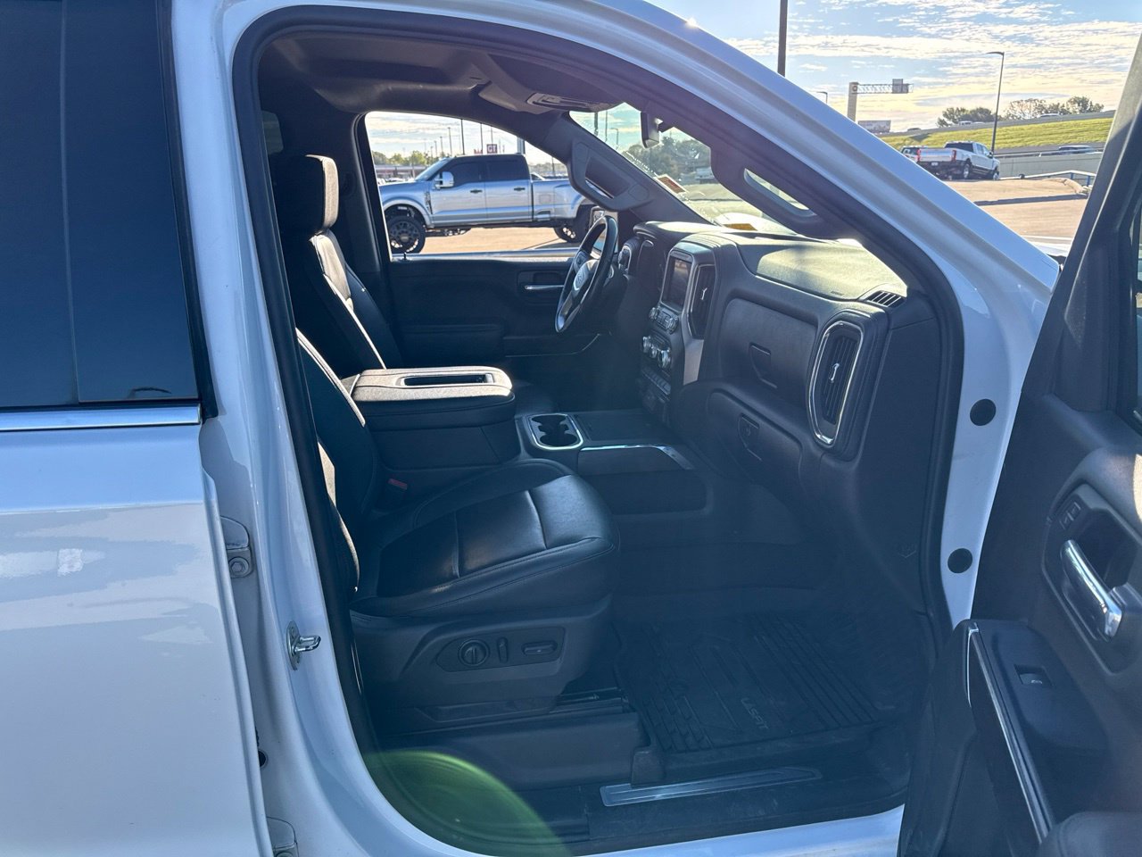 Used 2021 GMC Sierra 1500 SLT AWD/4WD image 13