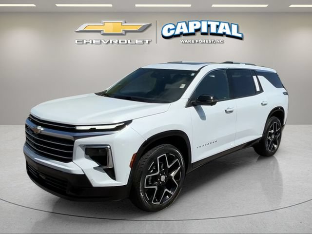Used 2026 Chevrolet Traverse High Country FWD image 1