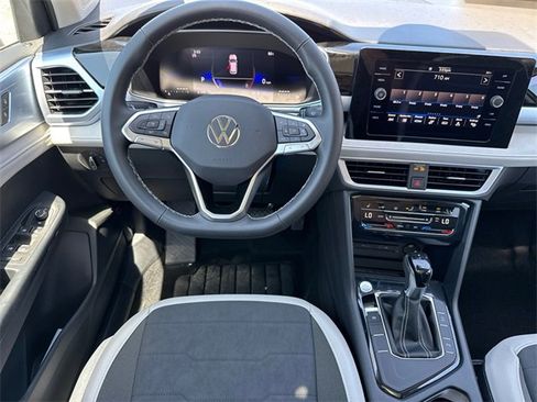 New 2025 Volkswagen Taos SE image 25