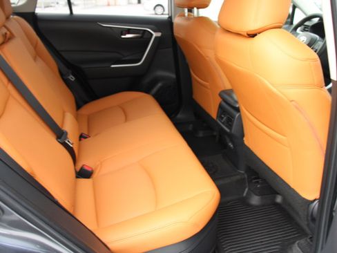 Certified 2025 Toyota RAV4 XLE w/ Convenience Package image 19