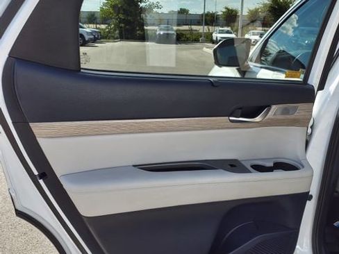 Used 2021 Hyundai Palisade Limited image 19