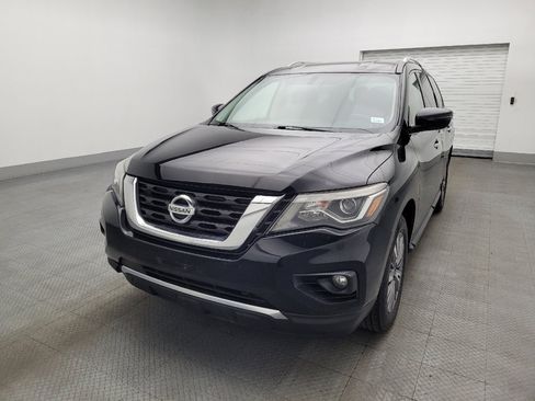 Used 2019 Nissan Pathfinder SV image 15