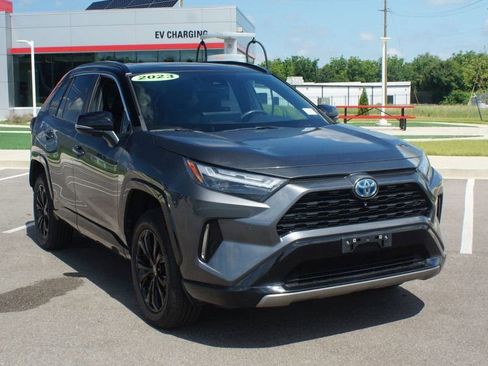 Used 2023 Toyota RAV4 XSE AWD/4WD image 2