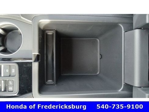 Certified 2025 Honda Pilot Black Edition image 23