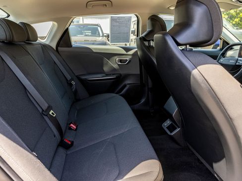 Used 2025 Kia K4 FWD image 28