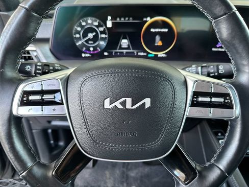 Used 2024 Kia Telluride AWD image 23