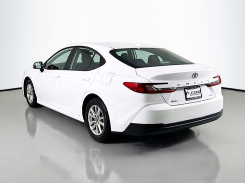 Used 2025 Toyota Camry LE image 8