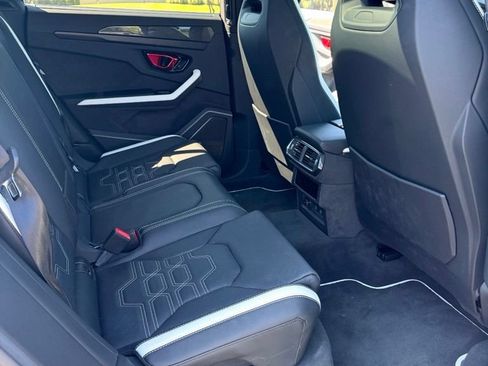 Used 2025 Lamborghini Urus SE AWD/4WD image 13