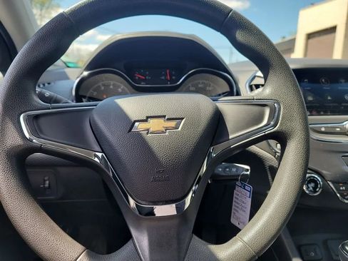 Used 2019 Chevrolet Cruze LS FWD image 13