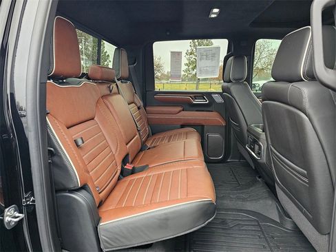 Used 2025 GMC Sierra 2500 Denali Ultimate image 12