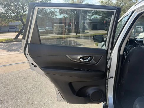 Used 2020 Nissan Rogue S w/ Special Edition Package FWD image 16