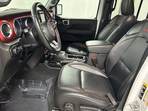 Used 2022 Jeep Wrangler Unlimited Rubicon w/ Cold Weather Group AWD/4WD image 12