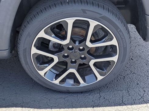 Used 2018 Jeep Compass Limited w/ Navigation Group AWD/4WD image 16