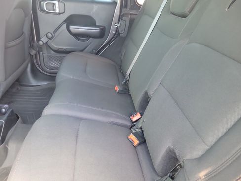 Used 2018 Jeep Wrangler Unlimited Sport AWD/4WD image 11