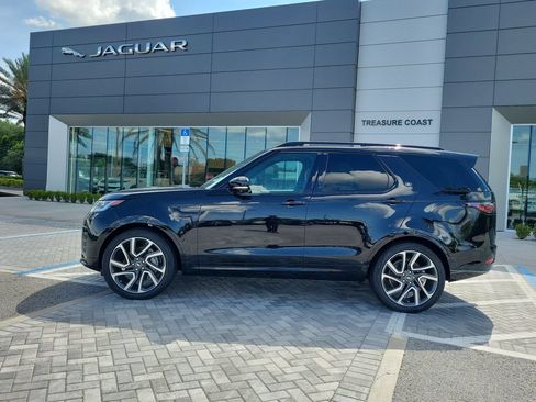 New 2025 Land Rover Discovery Dynamic SE AWD/4WD image 2