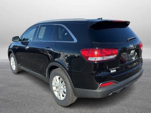 Used 2016 Kia Sorento LX image 7